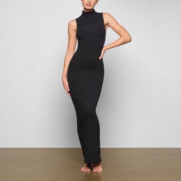 SKIMS Dresses & Skirts - SKIMS FITS EVERYBODY DRESS